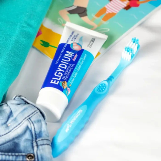 Elgydium Junior szczoteczka do zębów dla dzieci 7-12 lat