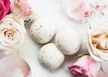 MINISTERSTWO. Półkula do kąpieli - Róża, 60 g